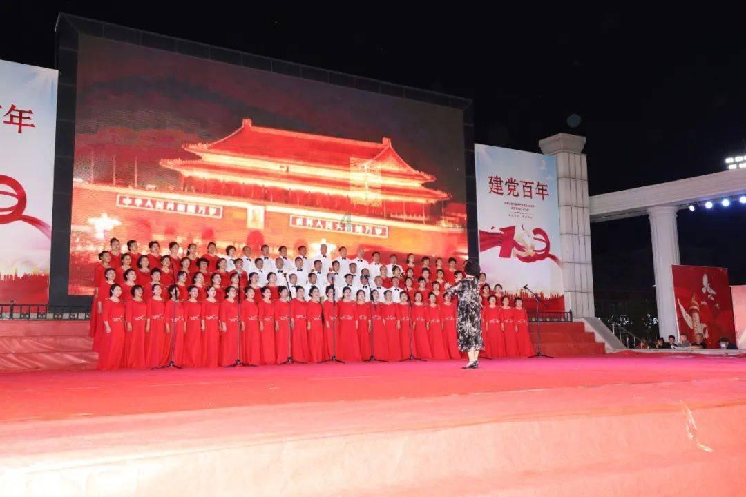 陕西蓝田县废弃的 14号厂房里不仅有千年银杏,还有唐代诗人王维墓